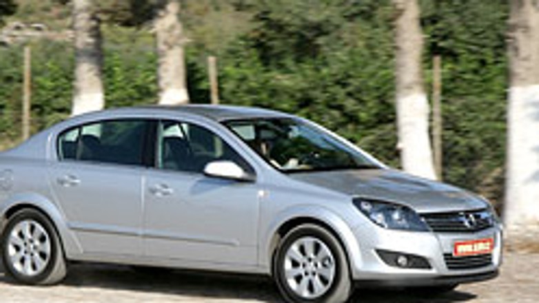 Opel Astra Sedan: pierwsze wrażenia