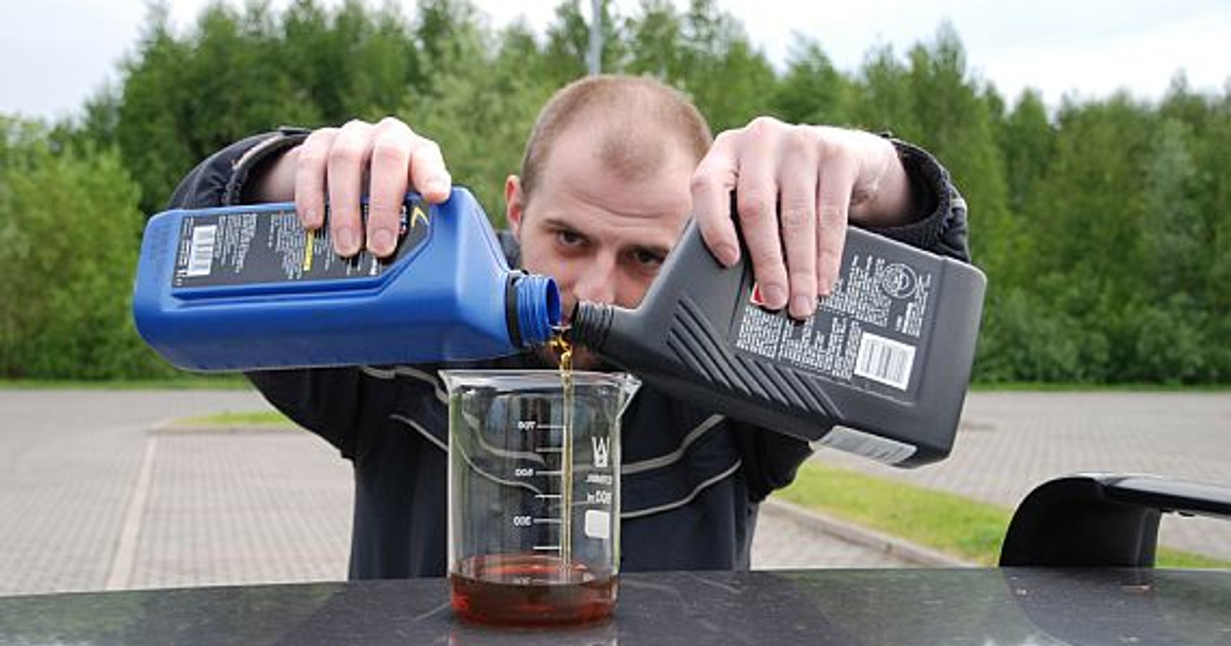 Jaki olej do silnika? Wyjaśniamy olejowe dylematy