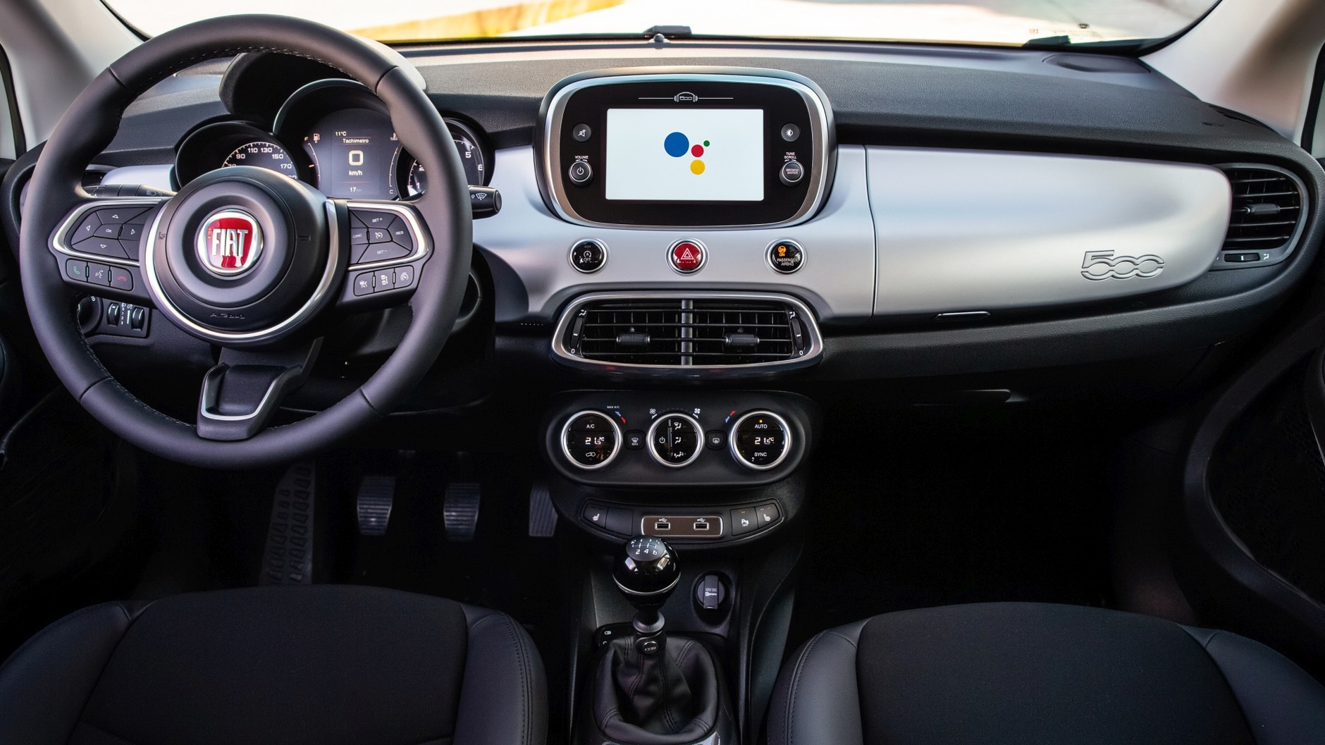 Fiat 500 z serii Hey Google
