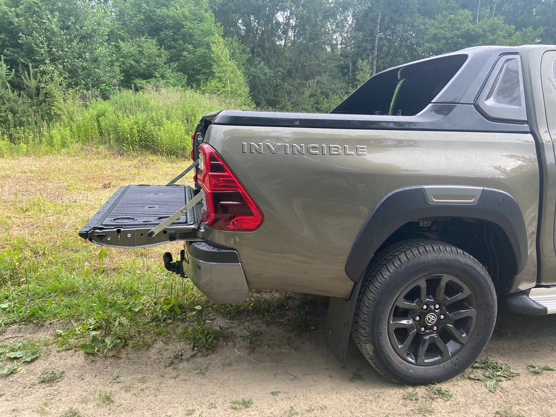 Toyota Hilux 2.8 D-4D Invincible