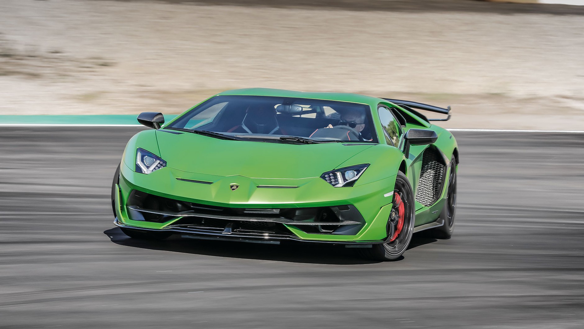 Na zdjęciu ultraszybkie Lamborghini Aventador SVJ