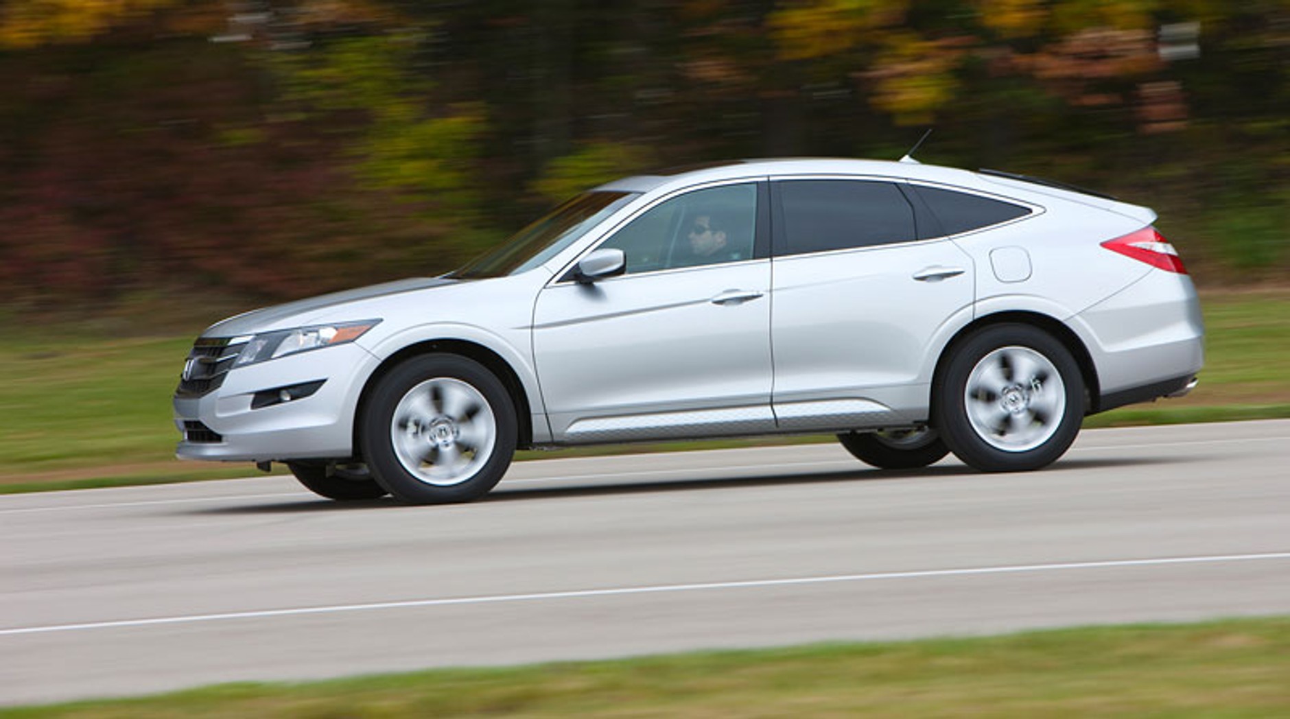 Honda Accord Crosstour: kolejny mikst liftbacka, coupé i SUV-a