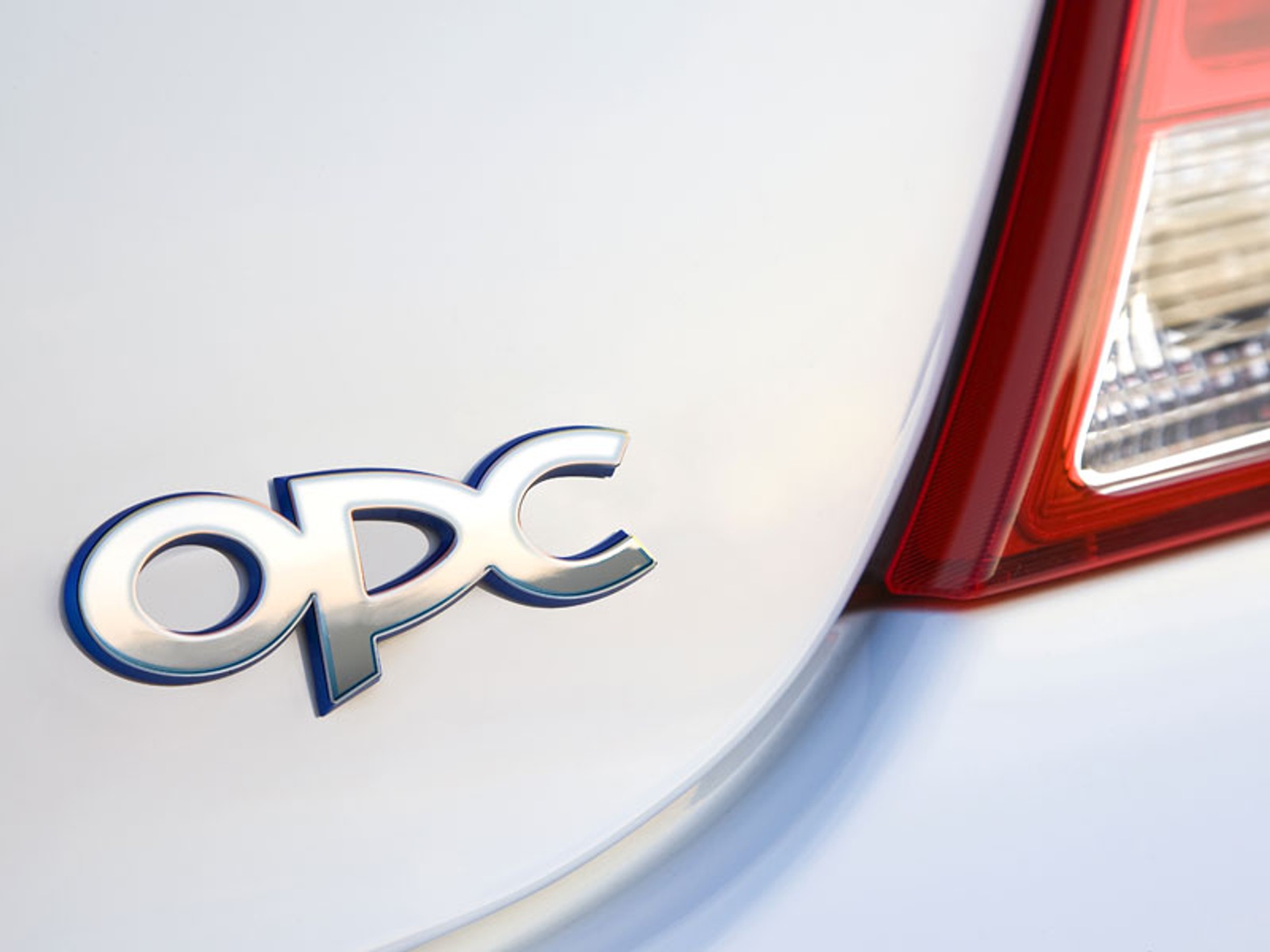 Opel Insignia OPC: sportowa wersja europejskiego Auta roku