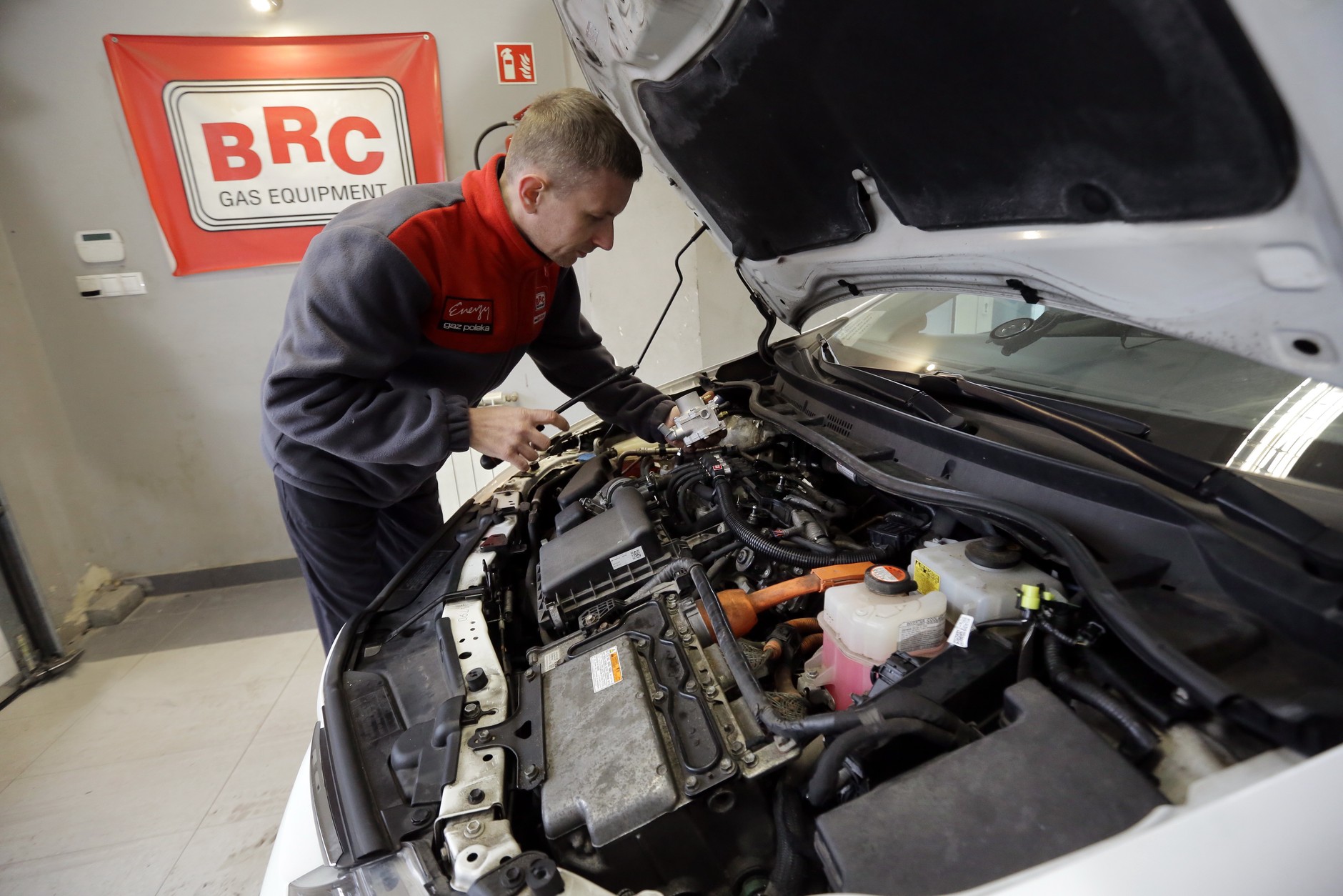 Toyota Auris Kombi 1.8 Hybrid LPG 2014 2. generacja