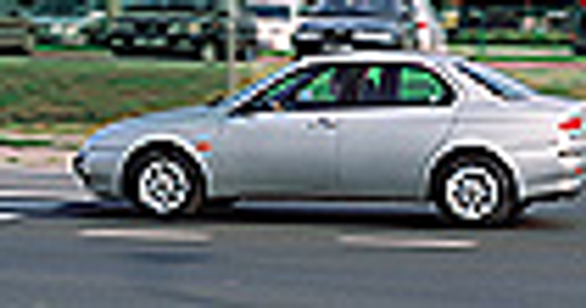 Alfa Romeo 156 1.6 TS - Z sercem pod maską