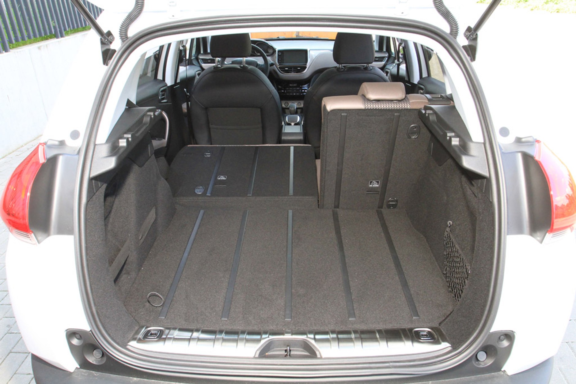 Renault Captur kontra Peugeot 2008: który SUV okaże się lepszy?