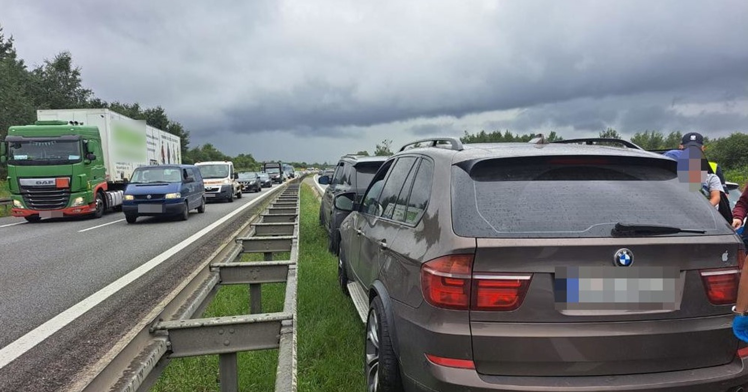 Dynamiczna akcja zakończyła się zatrzymaniem ponad 30 osób