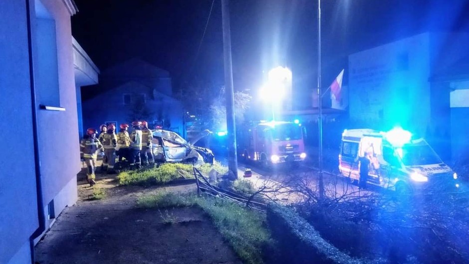 Policjant usłyszał huk. Natychmiast ruszył na pomoc