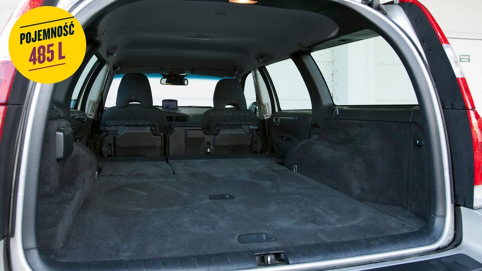 8. Volvo V70 II (2000-07) - od 14 000 zł