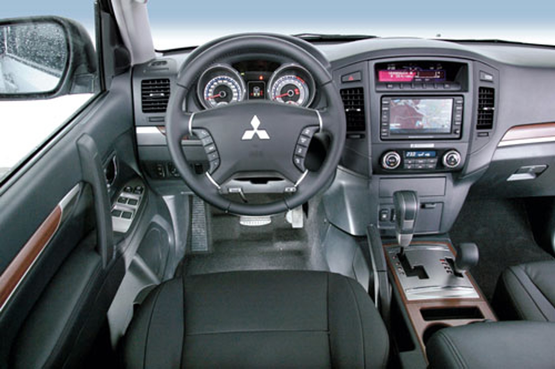 Mitsubishi Pajero 3.8 Instyle - Konserwatywne 4x4