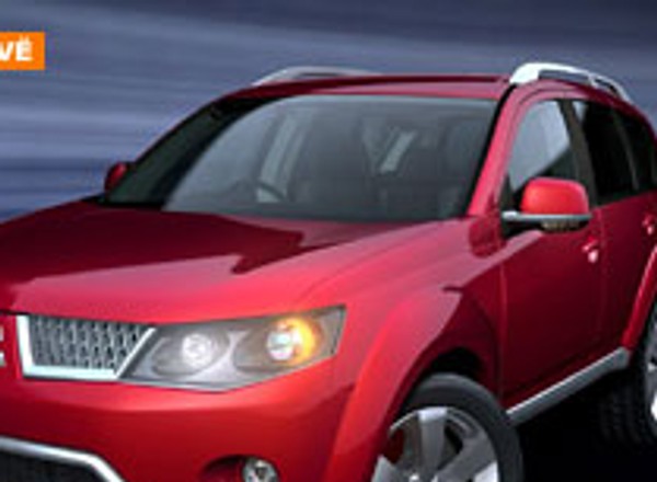 Paryż na żywo: Mitsubishi Outlander