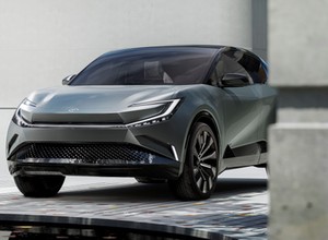 Skupianie się tylko na elektrykach to zła droga. Miks hybryd i elektryków to przyszłość Toyoty