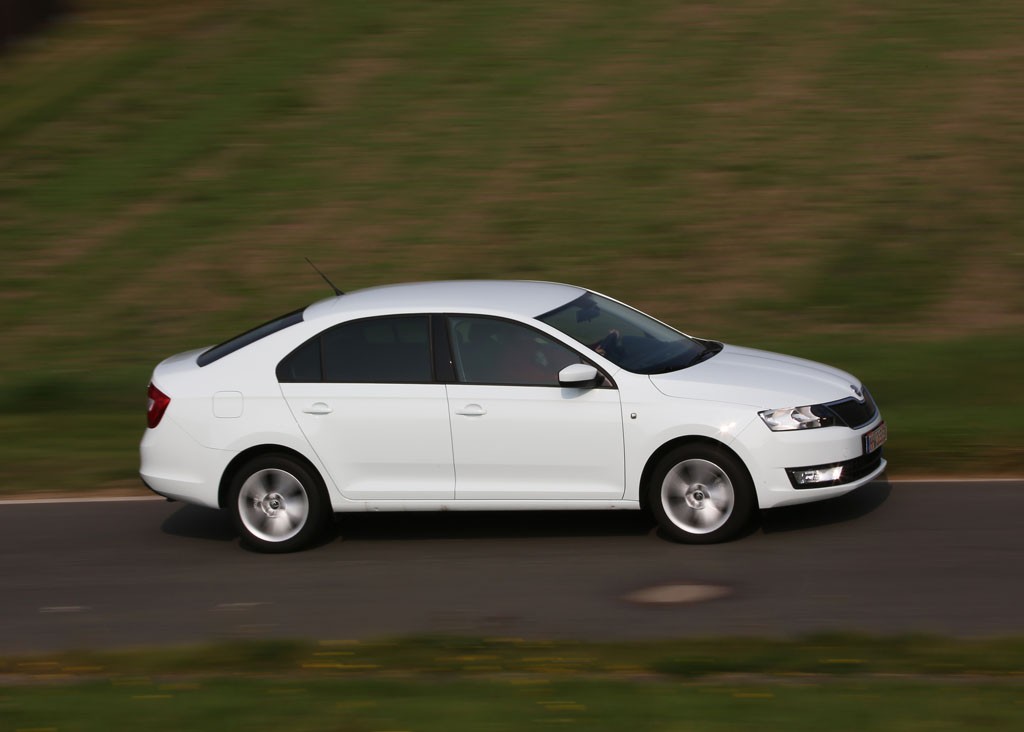 Fiat Tipo kontra Skoda Rapid - co oferują topowe wersje?