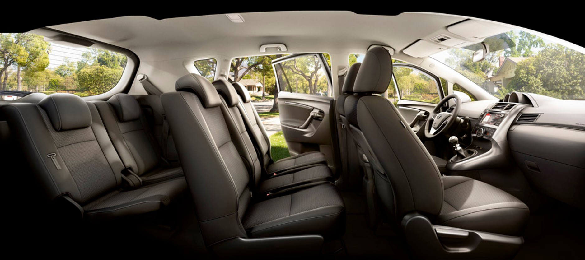 Nowa Toyota Verso idzie w ślady Aurisa