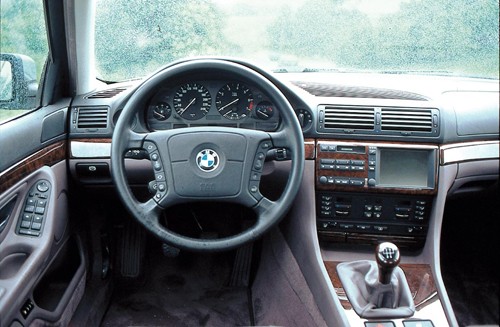 Audi A8, BMW serii 7, Mercedes klasy S - Luksus za grosze?