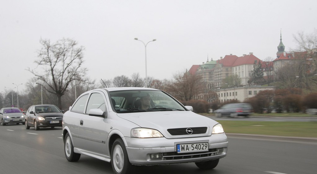 Opel Astra II na polskich drogach: ujawniamy jego wady oraz zalety