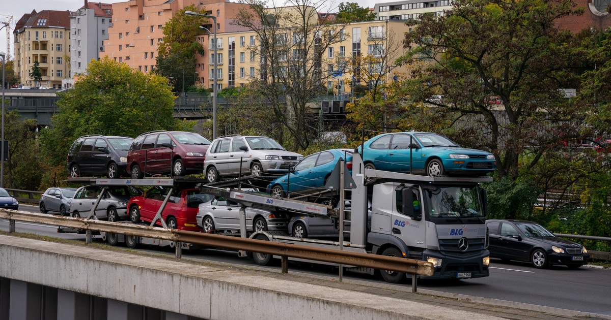  Rekordowy import aut używanych do Polski. Potężny i zaskakujący wzrost z USA