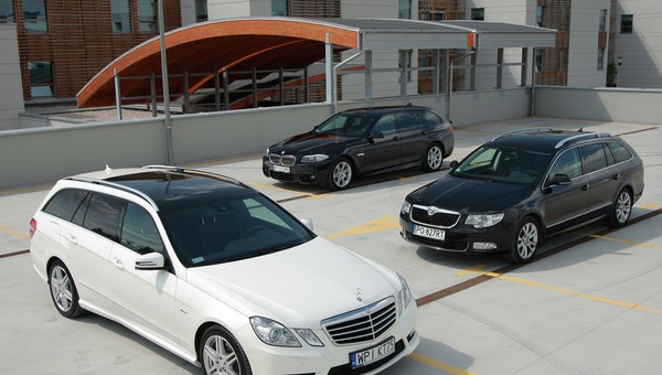 Skoda Superb kontra BMW serii 5 i Mercedes klasy E: czy Skoda okaże się lepsza od Mercedesa i BMW?