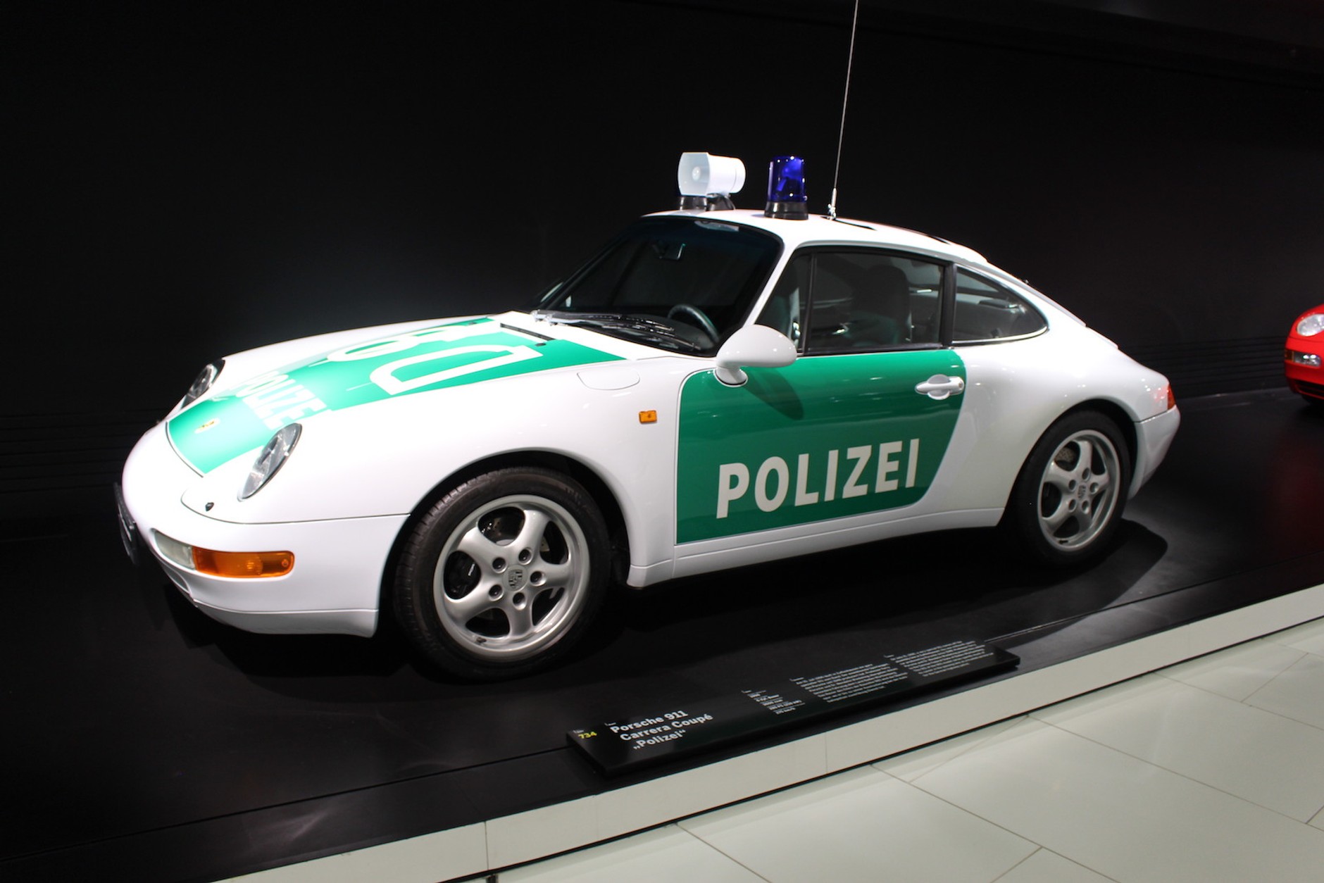 Policyjne Porsche 911 Carrera Coupe - 1996 rok