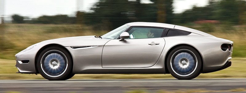 Lightning GT – mocny elektryczny supersport wchodzi do sprzedaży
