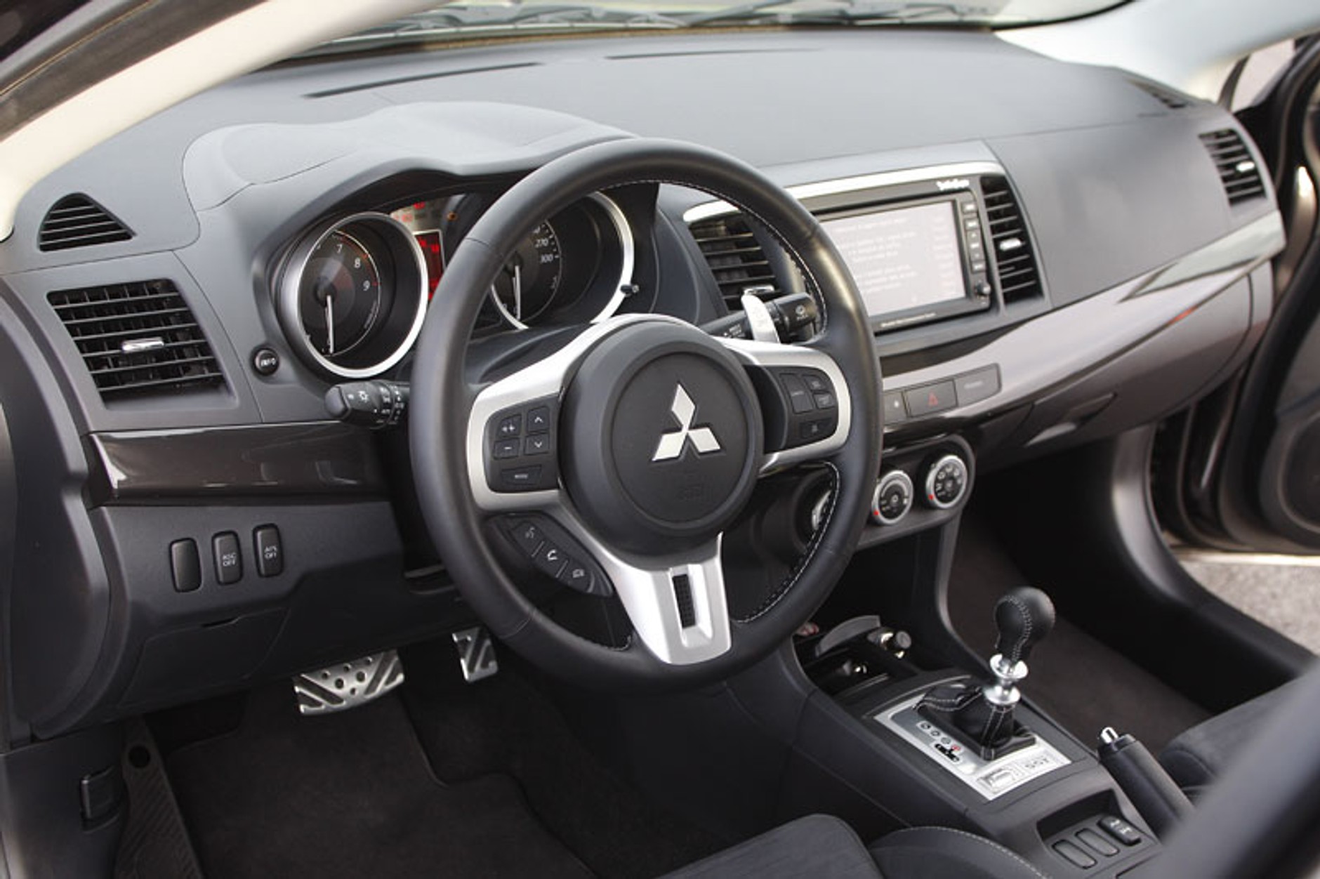 Mitsubishi: nowy Lancer Evolution MR TC - SST już w salonach w Polsce