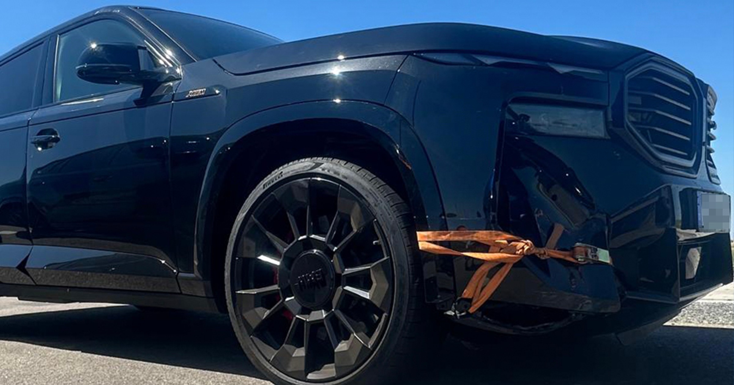 Detektywi namierzyli poszukiwane BMW. Kierowca nie trafił wyjaśnić, dlaczego jedzie na wschód
