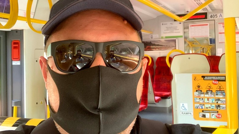 Obowiązkowa maseczka w komunikacji publicznej