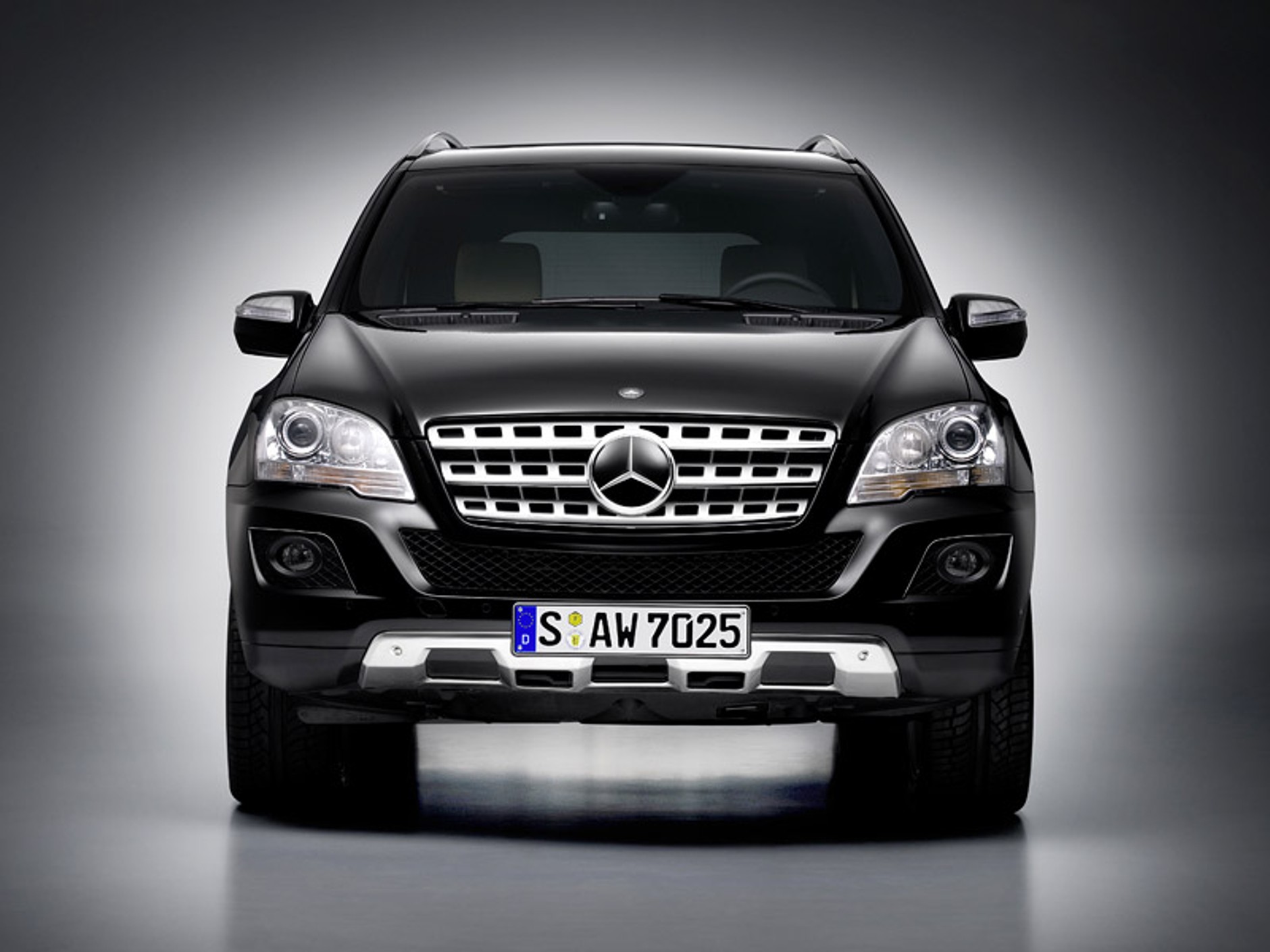 Mercedes-Benz M: facelifting stuttgarckiego SUV-a