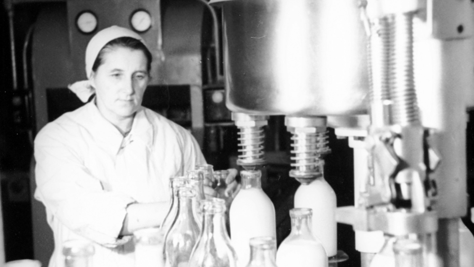 Przygotowywanie mleka dla osób pracujących 24 godziny bez przerwy przy budowie FSO