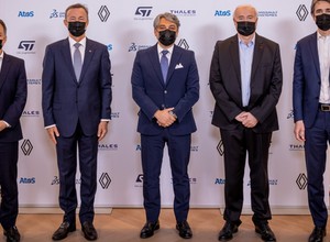 Renault i Software Republique - Francja stworzy własne oprogramowanie do aut