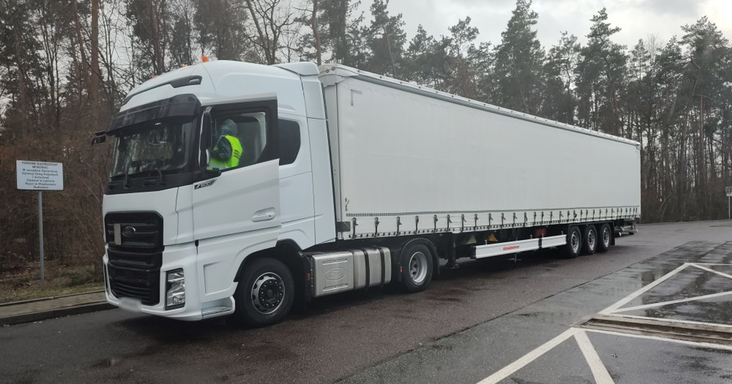 Rosyjski TIR za długi o 2,7 m