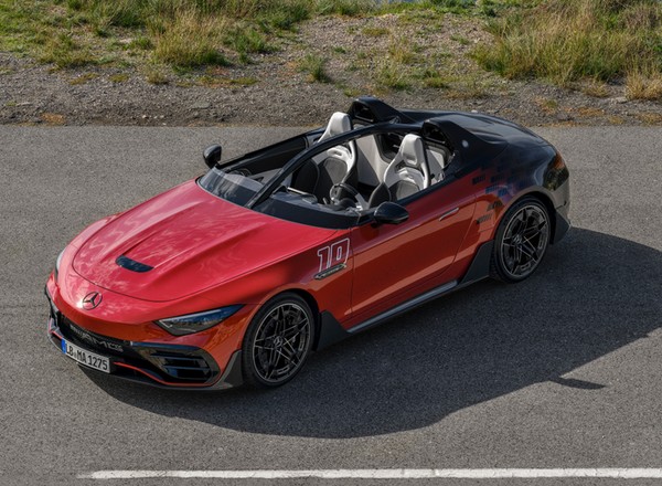 Mercedes-AMG PureSpeed ma pod maską potężne V8. To nie koncept