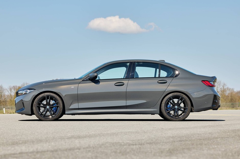 8. BMW serii 3: 1 tys. 216 szt.