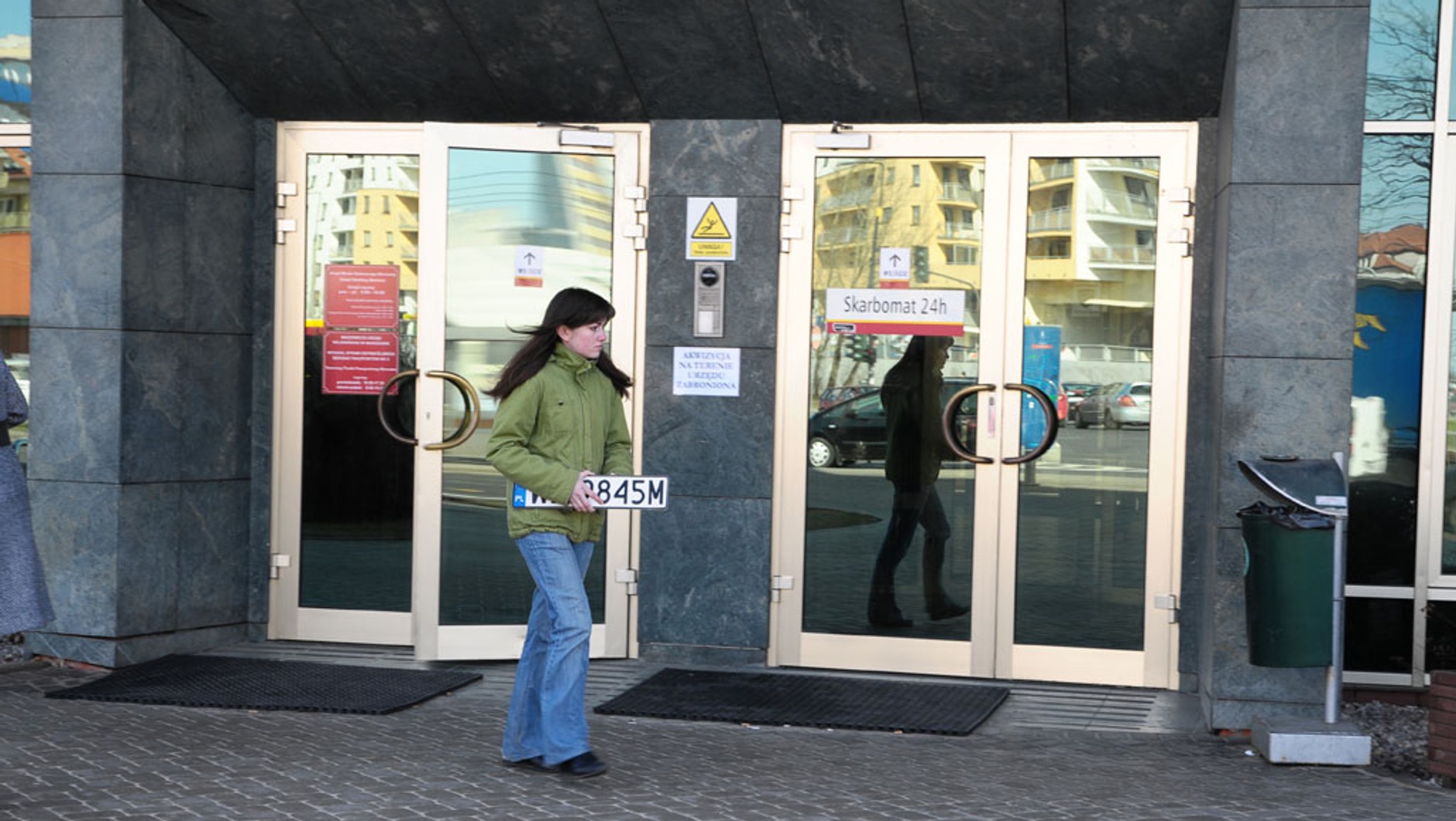 Rejestracja sprowadzonego auta - Zobacz jakie dokumenty są niezbędne