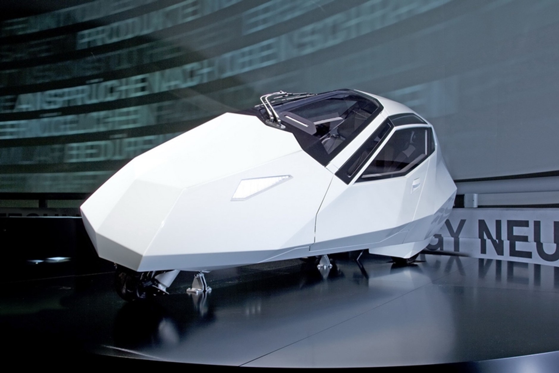 BMW Simple – motocykl do driftu