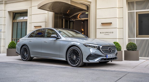 Nowy Mercedes Klasy E to ostatnia generacja ze spalinowym napędem. Mamy zdjęcia wersji kombi
