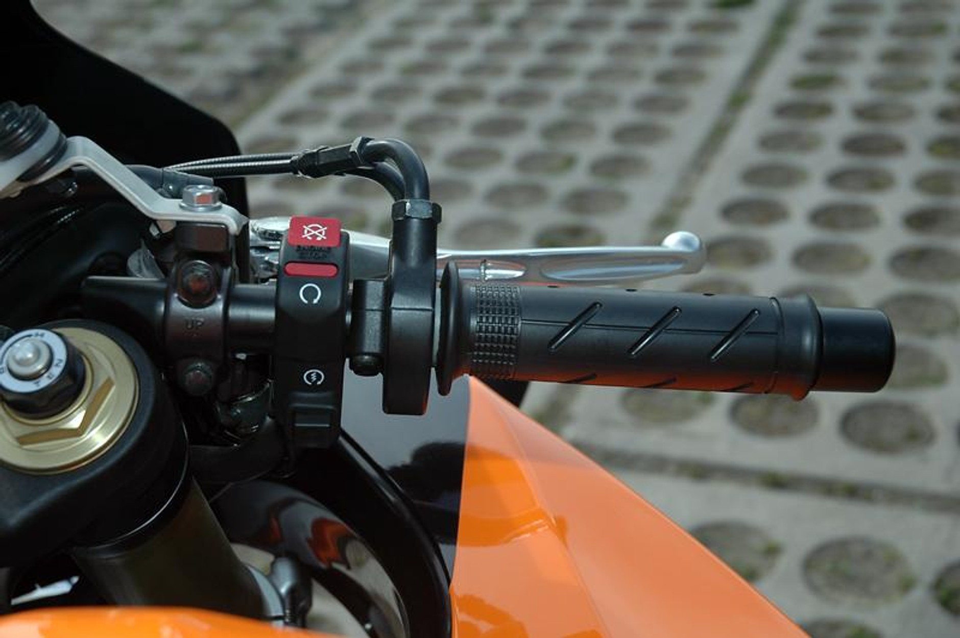 Honda CBR1000RR Fireblade Repsol replika (test)