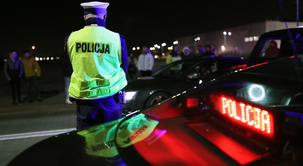 Nocna kontrola w Gołdapi. Kierowcy rozbroili policjantów swoją ignorancją
