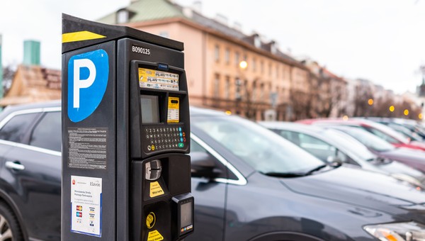 To też zależy od płacy minimalnej. Kierowcy zapłacą więcej za parkowanie
