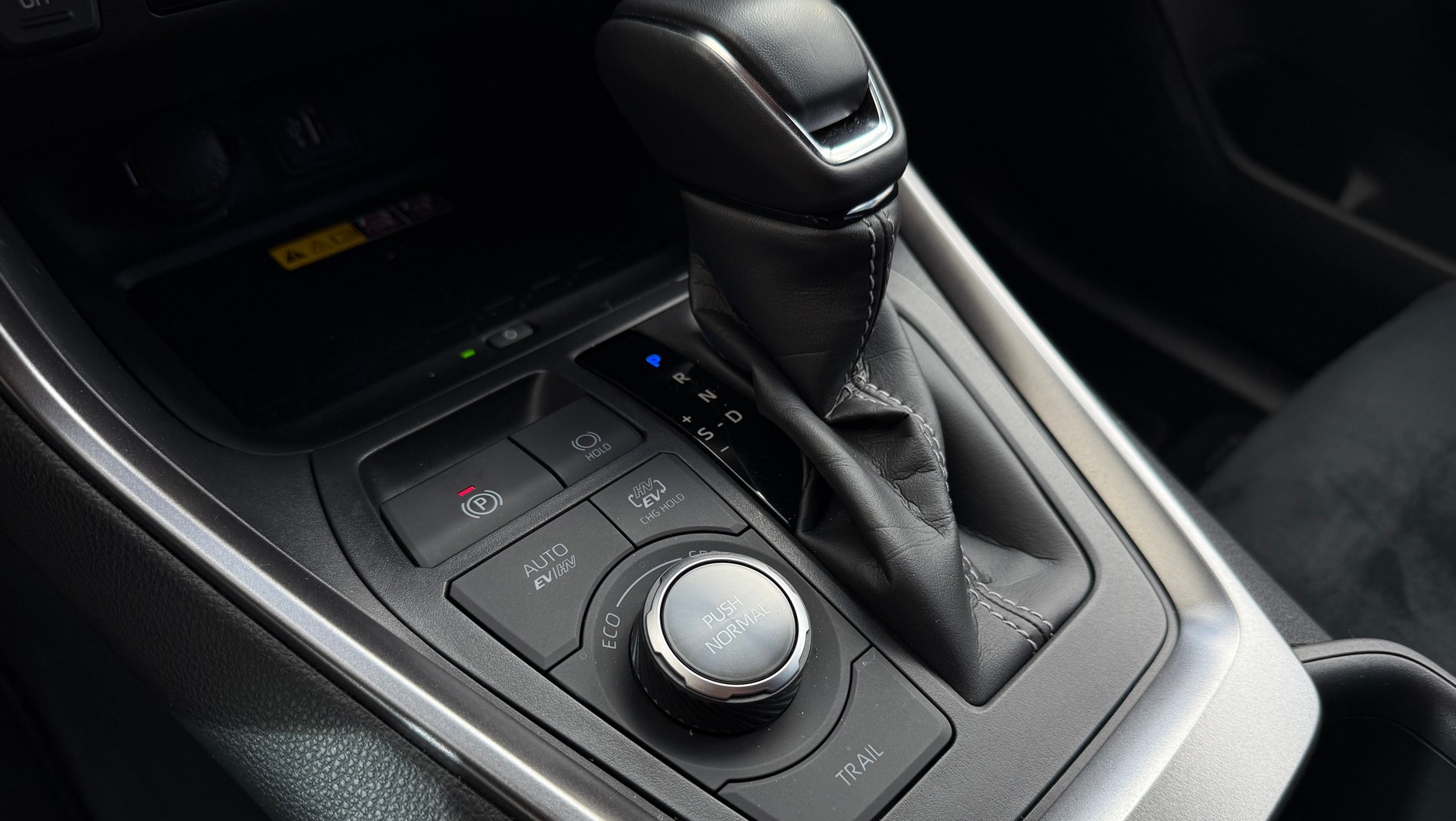 Sterowanie napędem w RAV4 Plug-in GR Sport