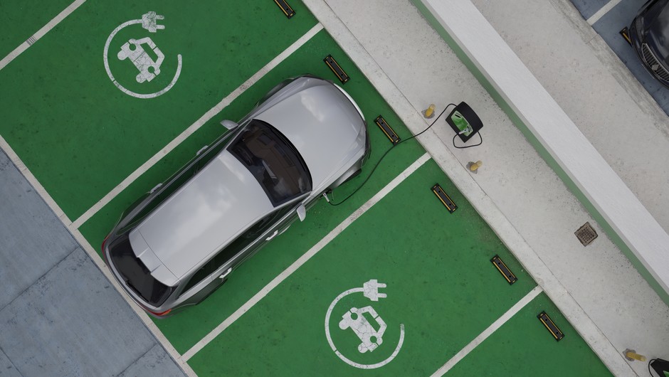 Na zielonej kopercie można parkować tylko w trakcie ładowania samochodu elektrycznego