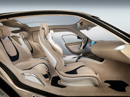 Hyundai QarmaQ - Auto z 900 butelek