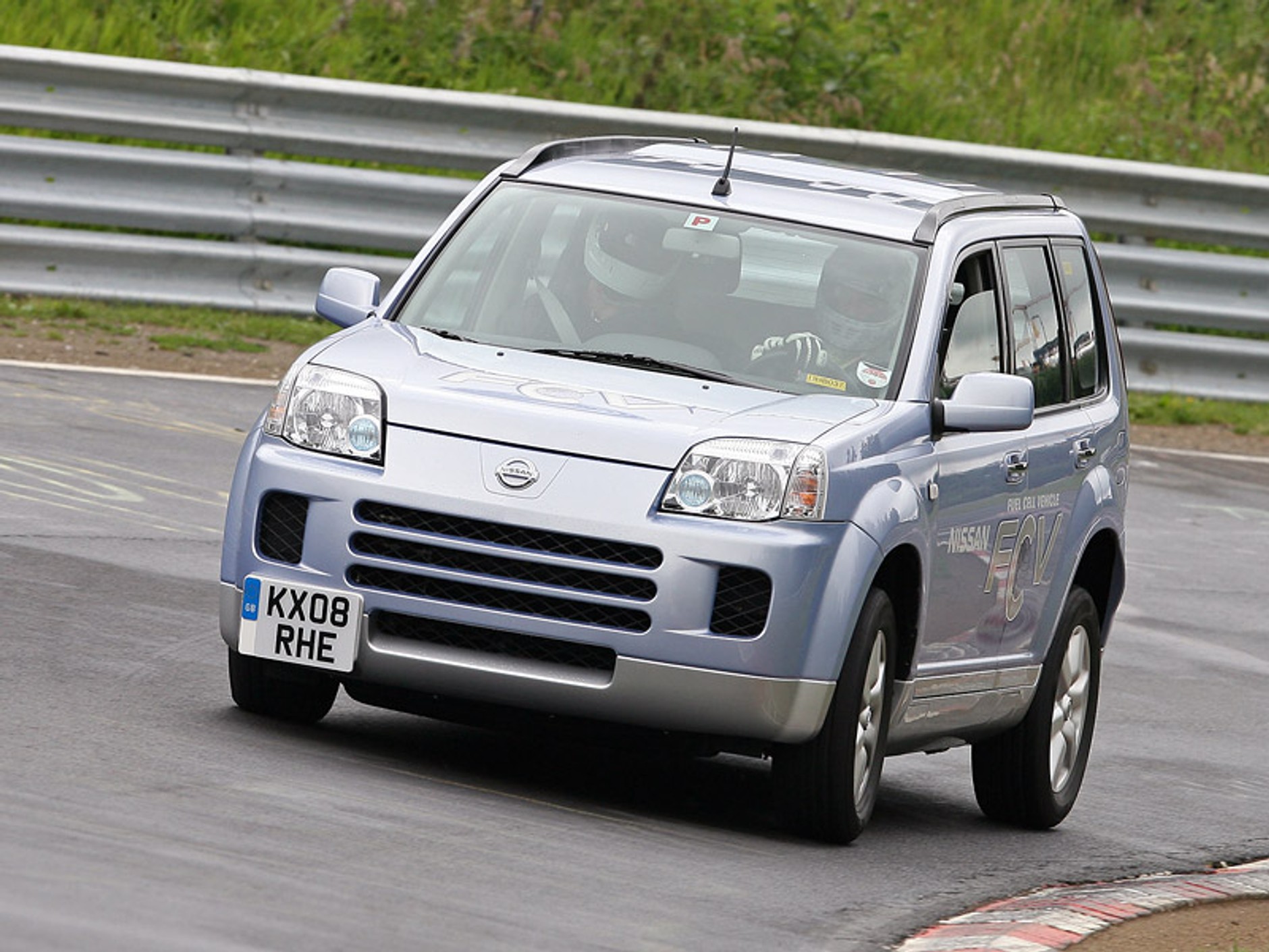 Nissan X-Trail FCV: 11 minut, 58 sekund i zero spalin!