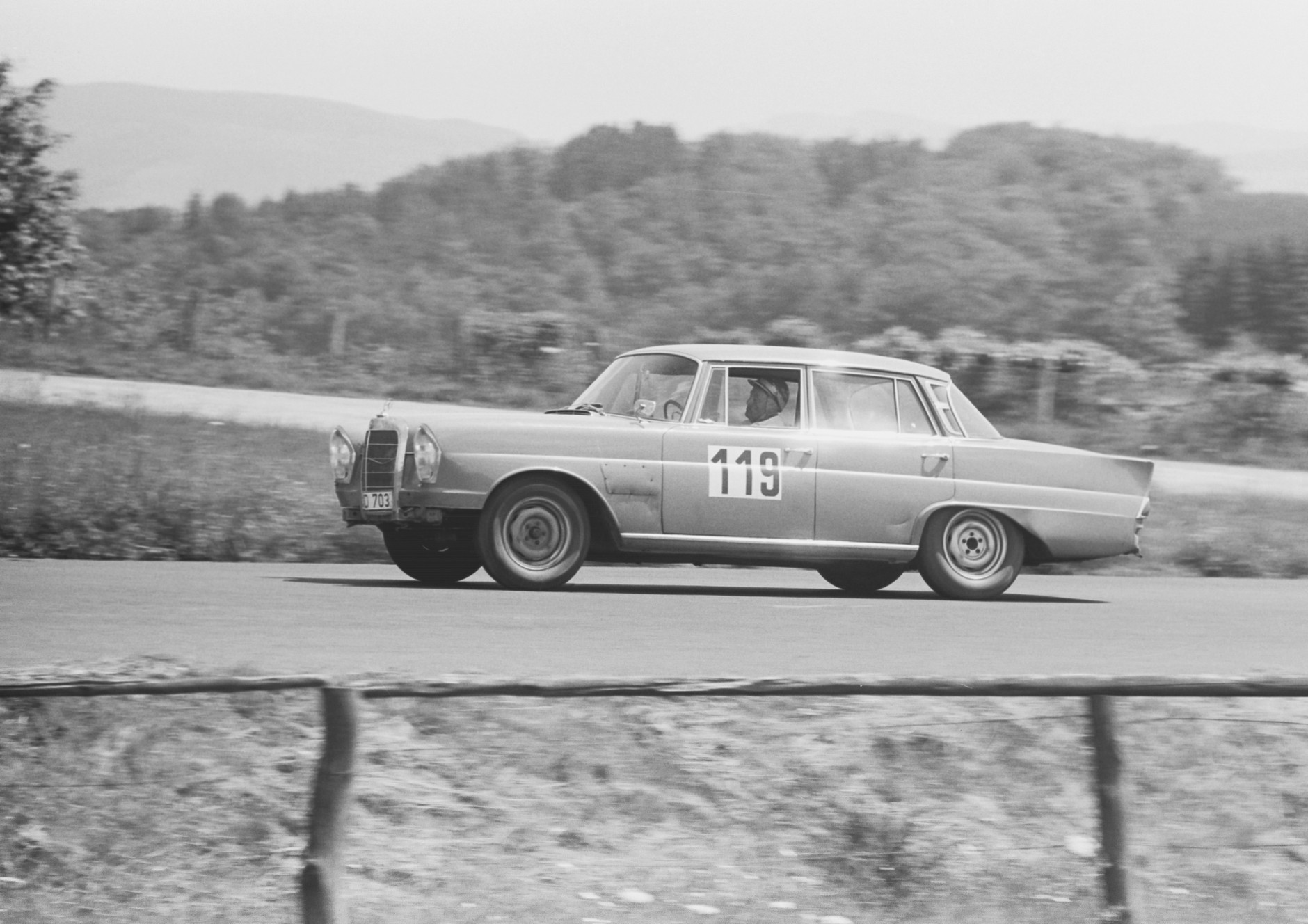 Mercedes 300SE Touring Car