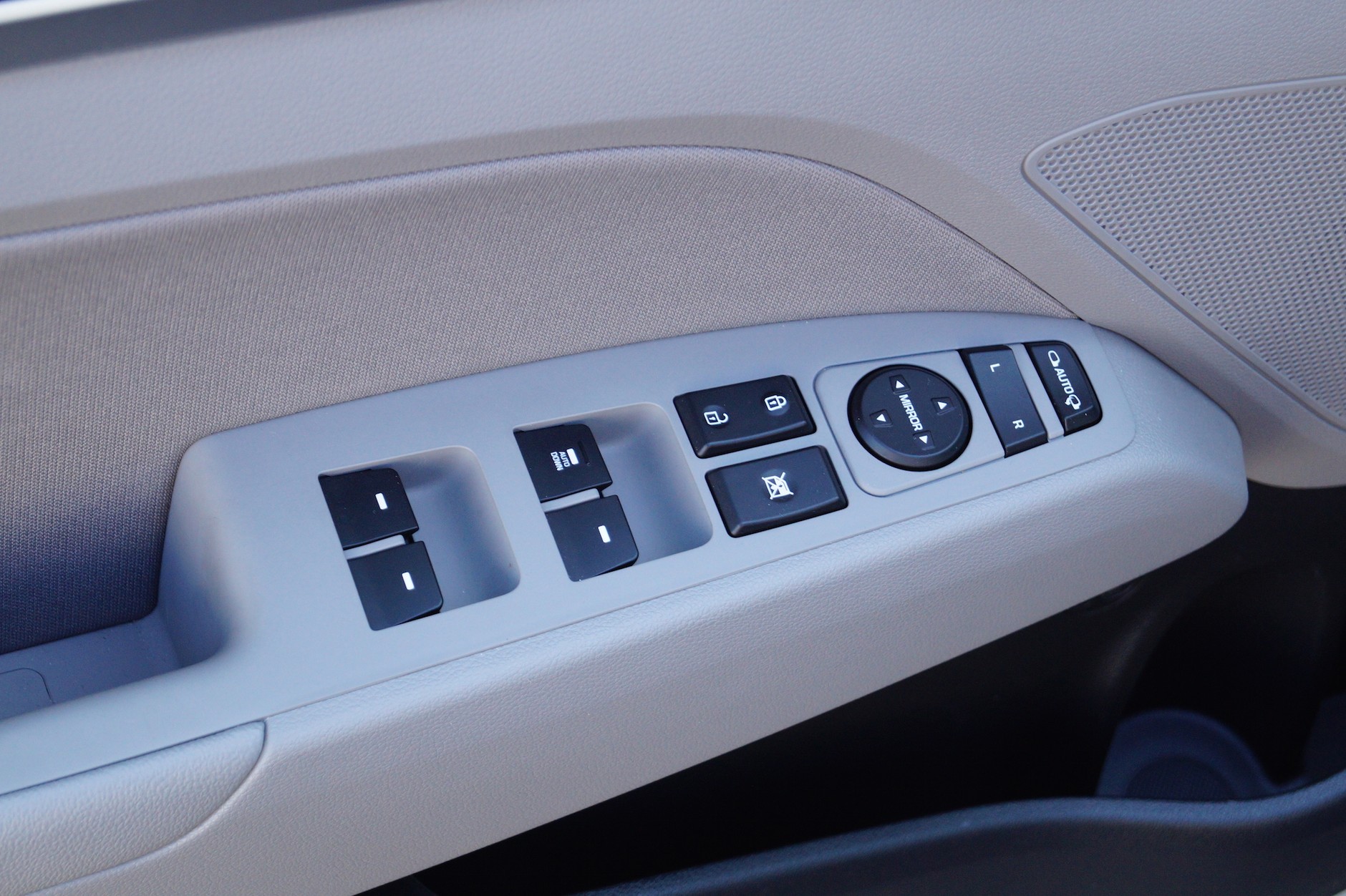 Hyundai Elantra 1.6 MPI