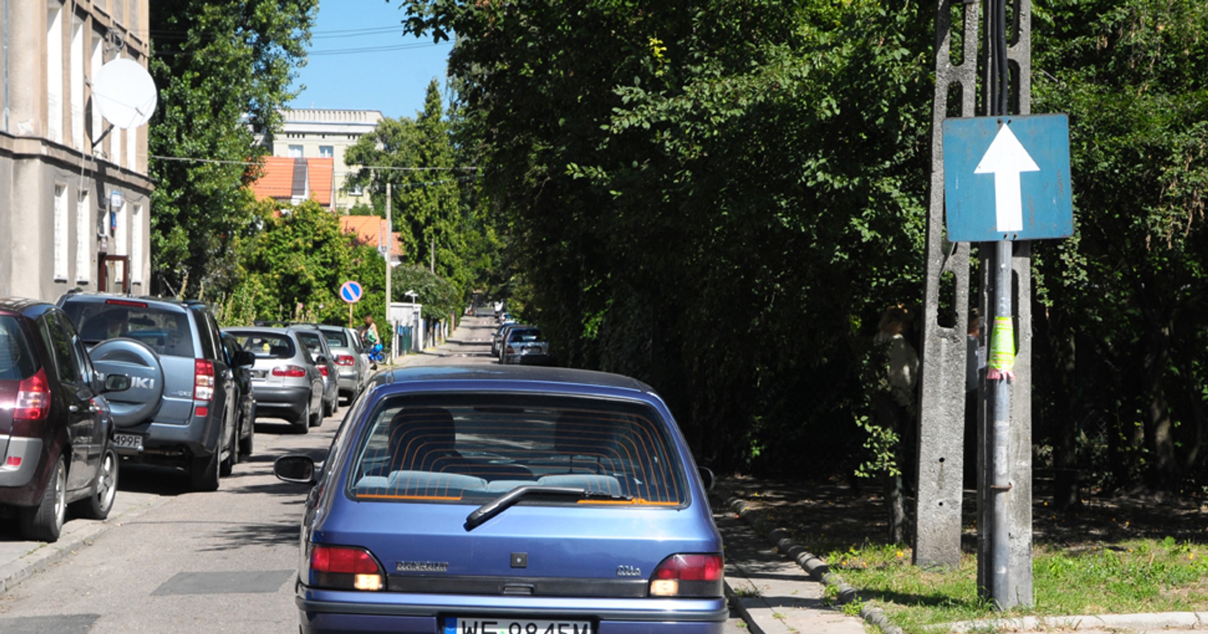 Jak bezpiecznie cofać i parkować?