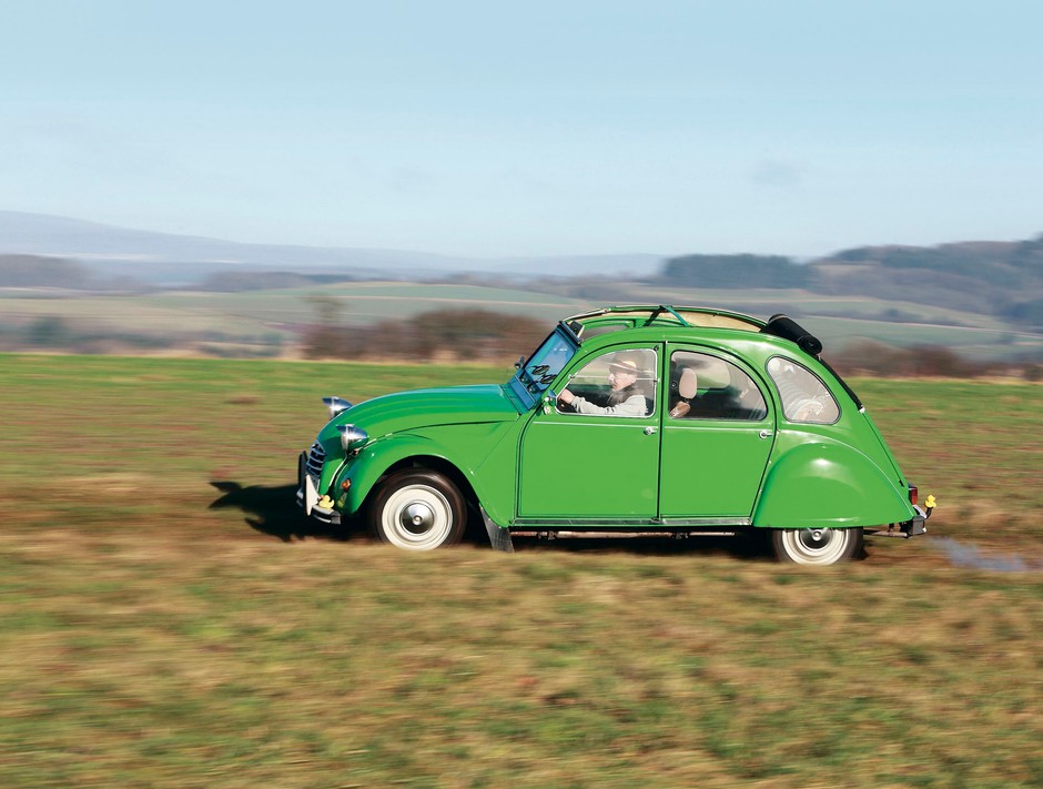 Citroen 2CV - kaczka w fazie wznoszącej