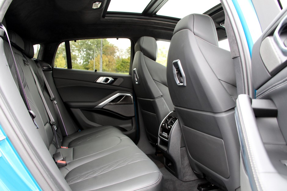 BMW X6 M60i