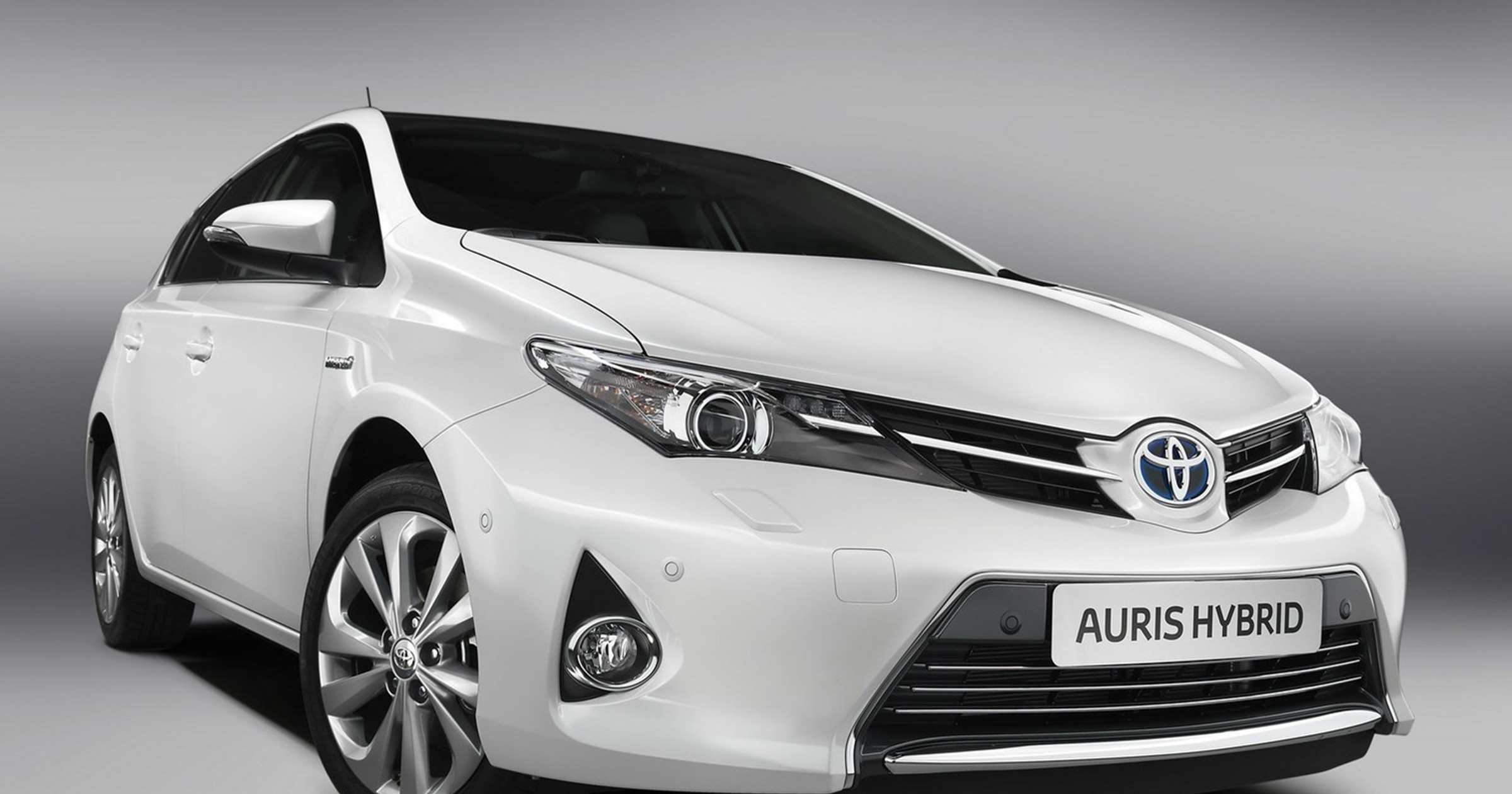 Nowa hybrydowa Toyota Auris na Paris Moto Show
