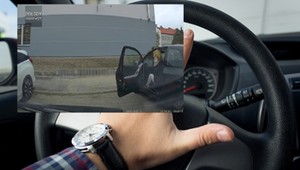 Zatrąbił, żeby zwrócić na siebie uwagę. Drugi kierowca "wybuchł"